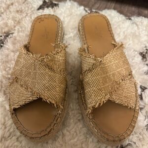 Universal sandals